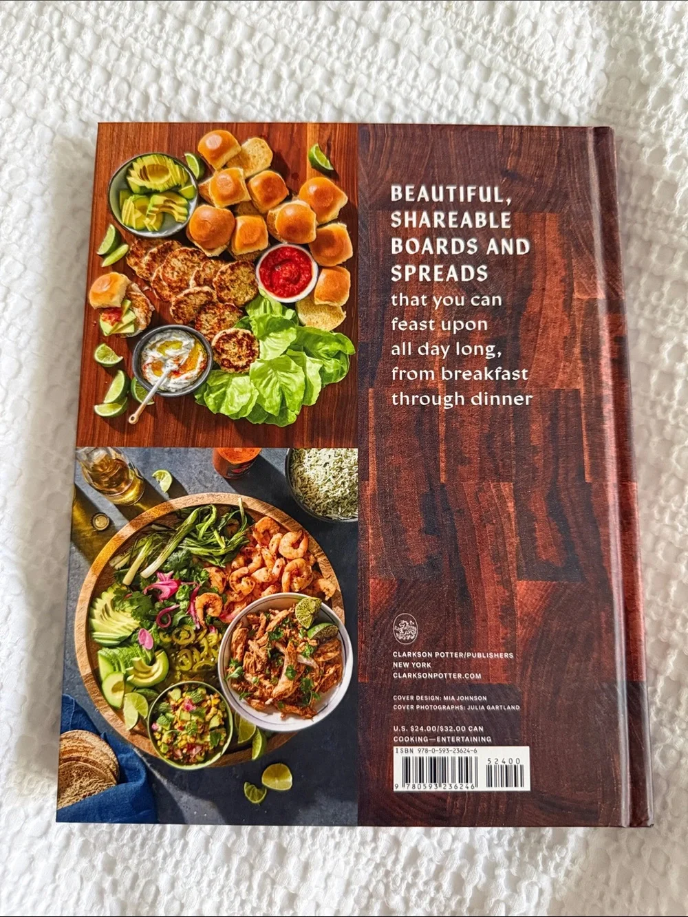 Boards & Spreads Cookbook by - Yasmin Fahr